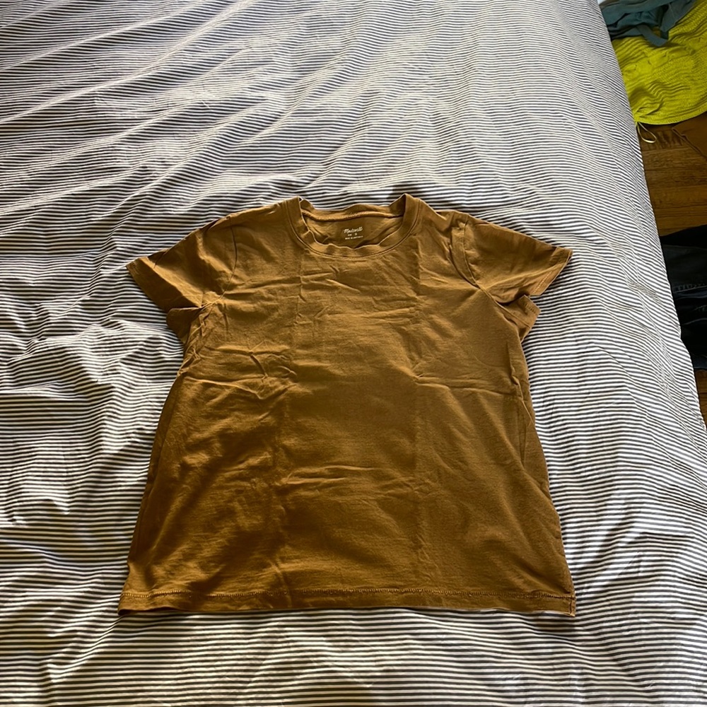 Madewell tee. Brown. 100% cotton.